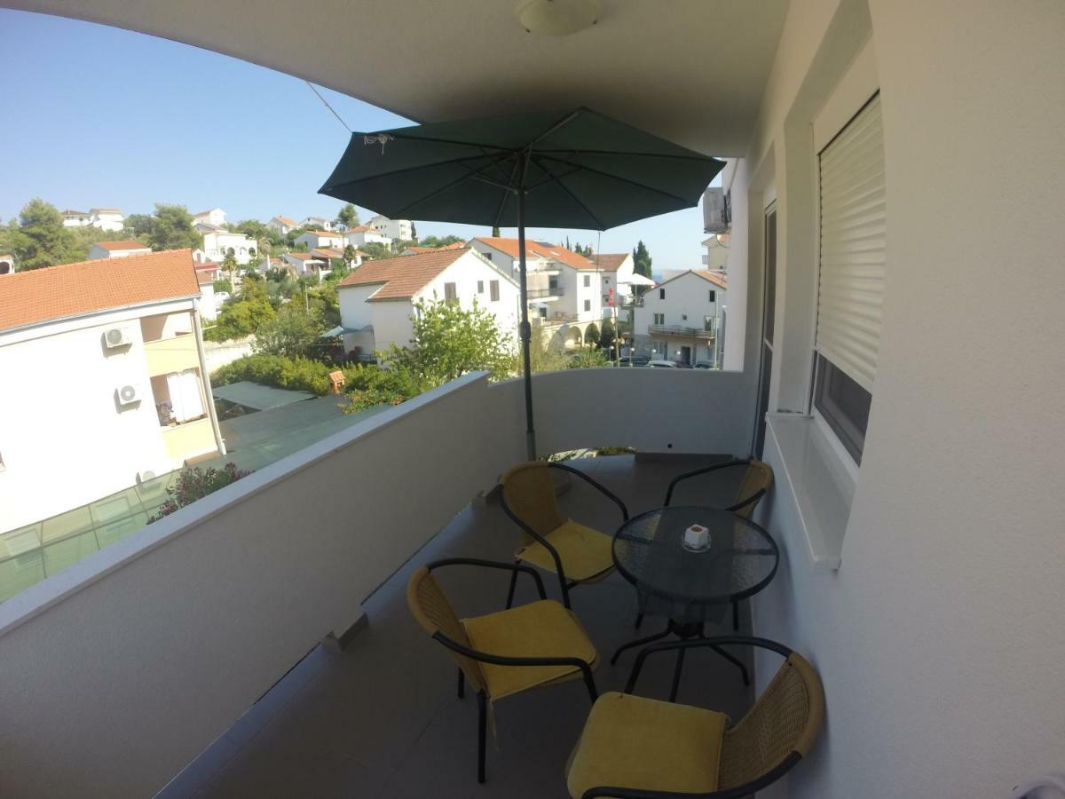 Apartments 4 Me Трогір Екстер'єр фото